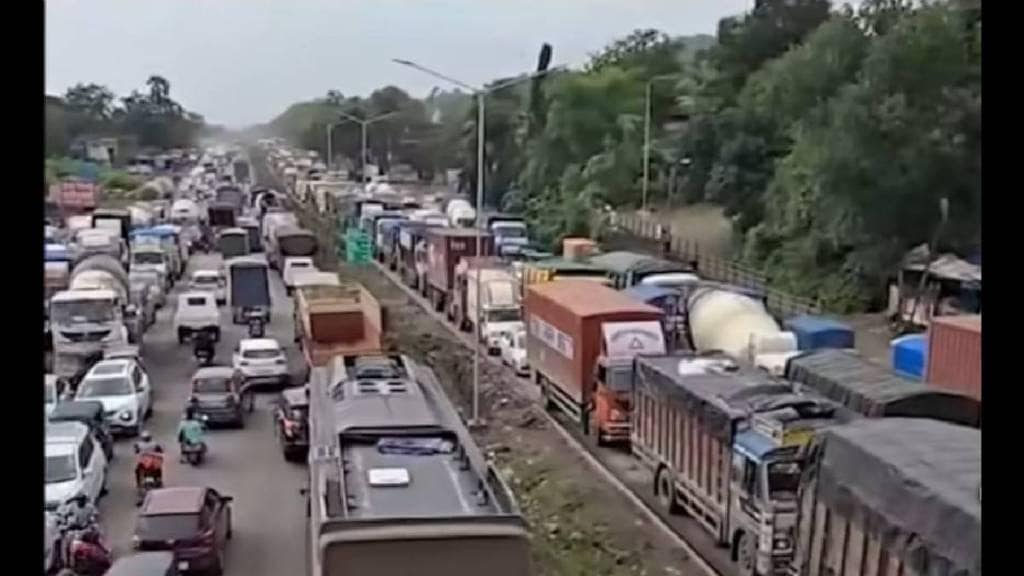 New traffic congestion headache on Mumbai-Ahmedabad highway