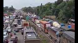 मुंबई-अहमदाबाद महामार्गावर वाहतूक कोंडीची नवी डोकेदुखी; या पुलावर उभ्या राहत असलेल्या अवजड वाहनांचा अडथळा
