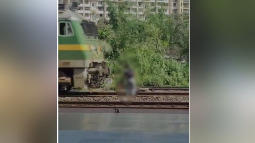 Youth commits suicide under express at Kopar railway station dombivli
