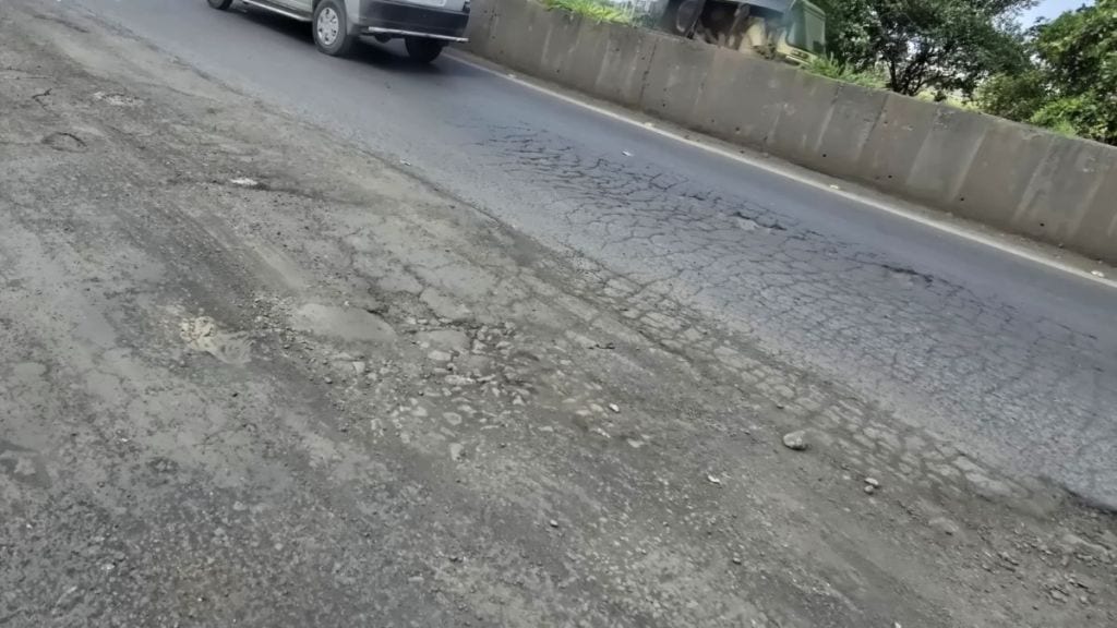 vasai virar evershine ambadi road damaged after one year poor work vasai virar evershine ambadi road damaged after one year poor work