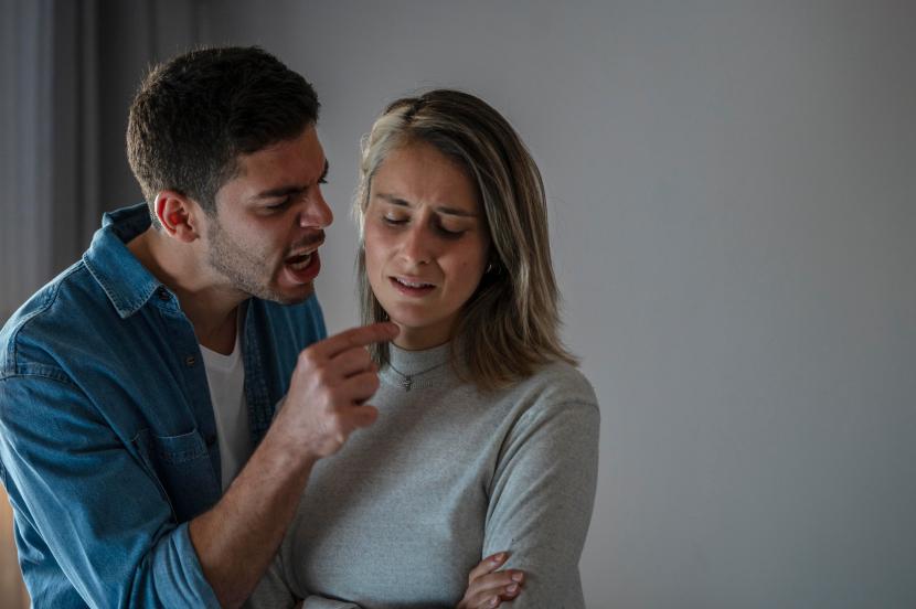 controlling husband traits, husband zodiac signs