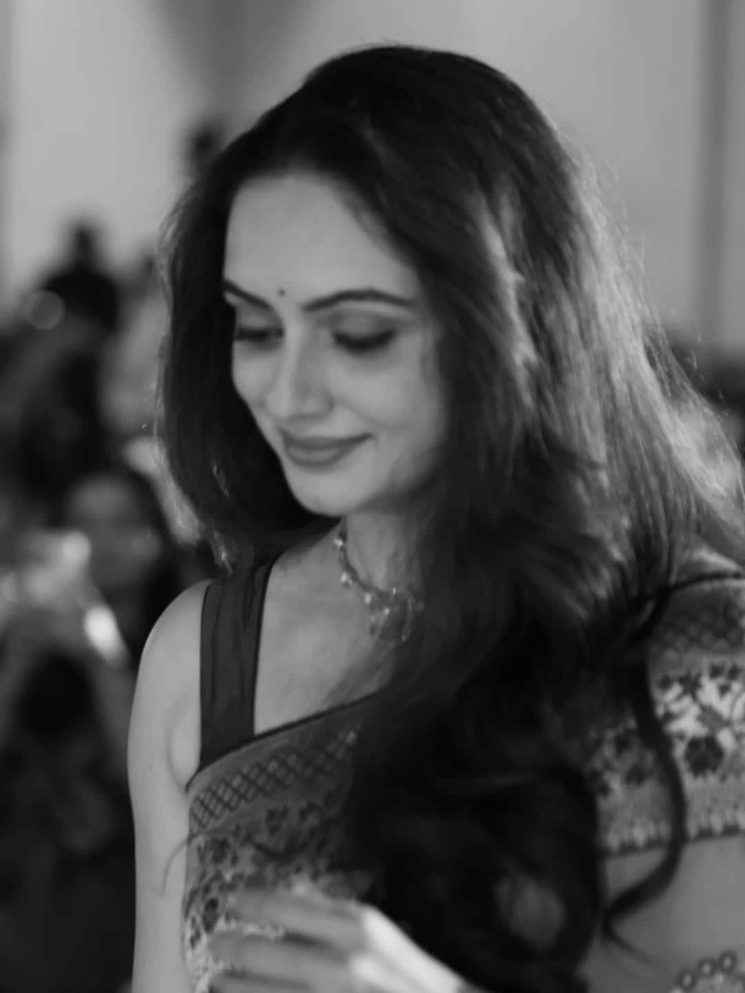 shruti marathe royal look