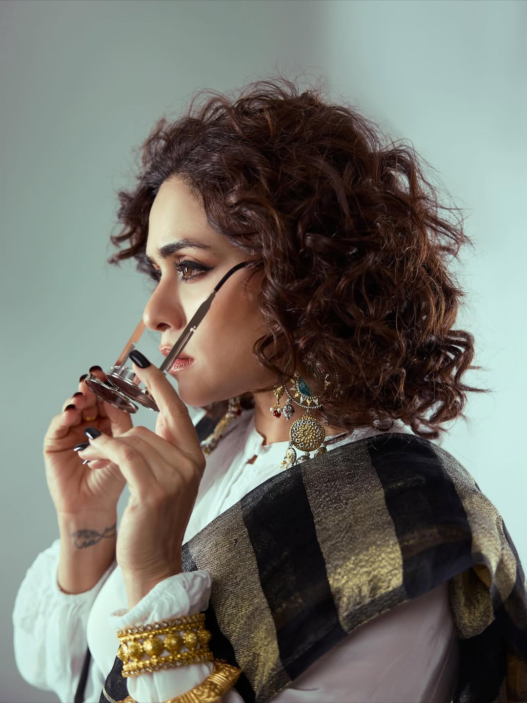 amruta khanvilkar saree photoshoot