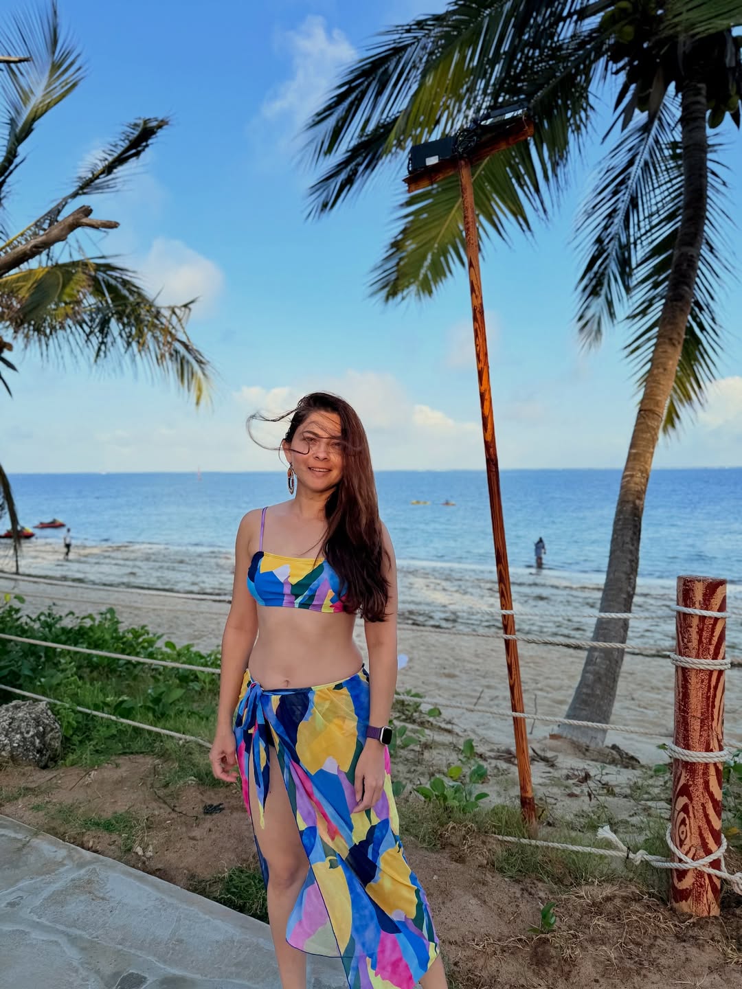 sonalee kulkarni beach look 