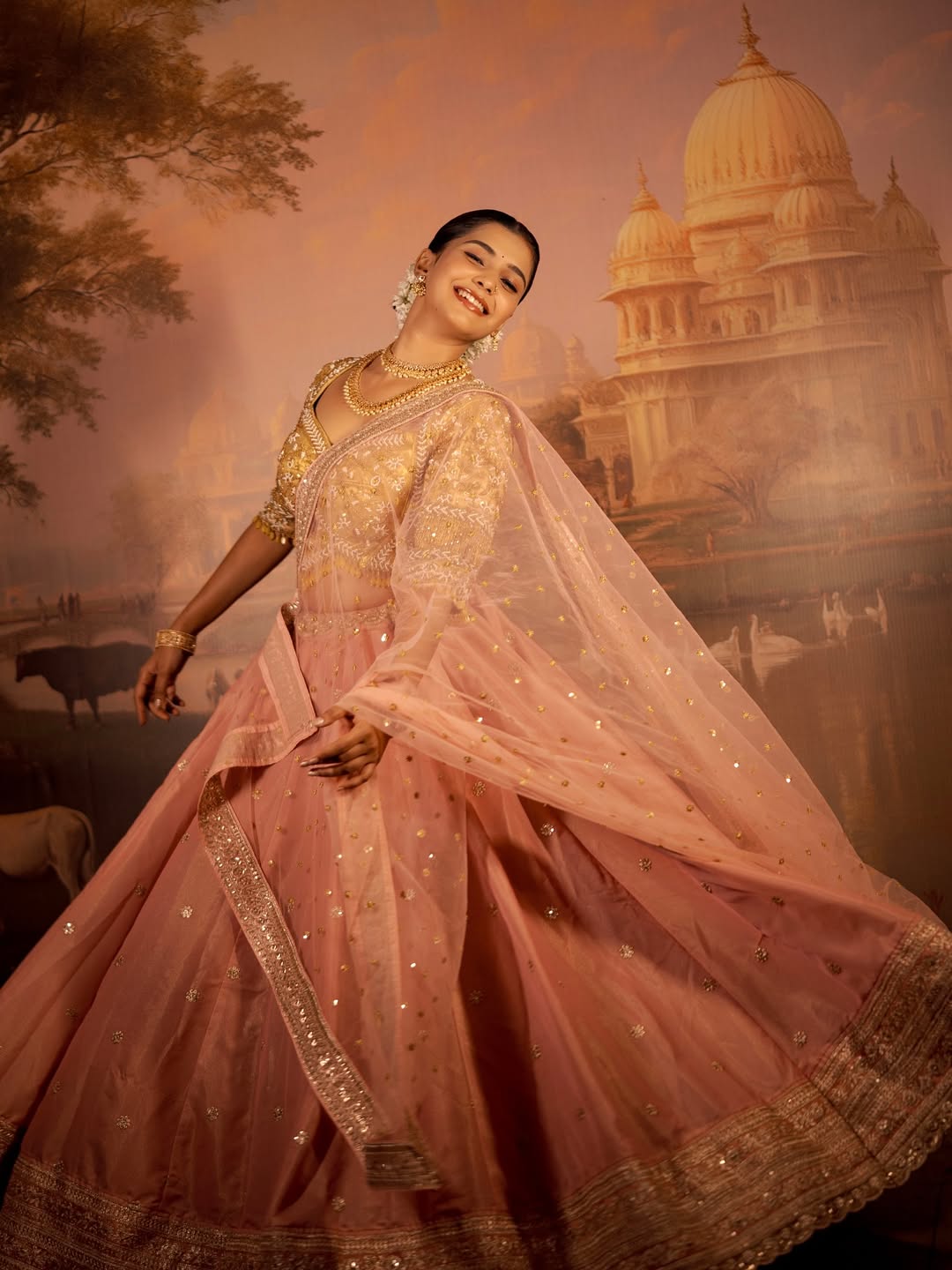 Shivani Mundhekar royal look