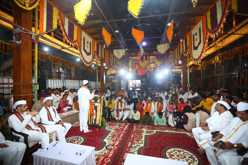 Eknath Shinde Kartiki Ekadashi pooja at pandhpur