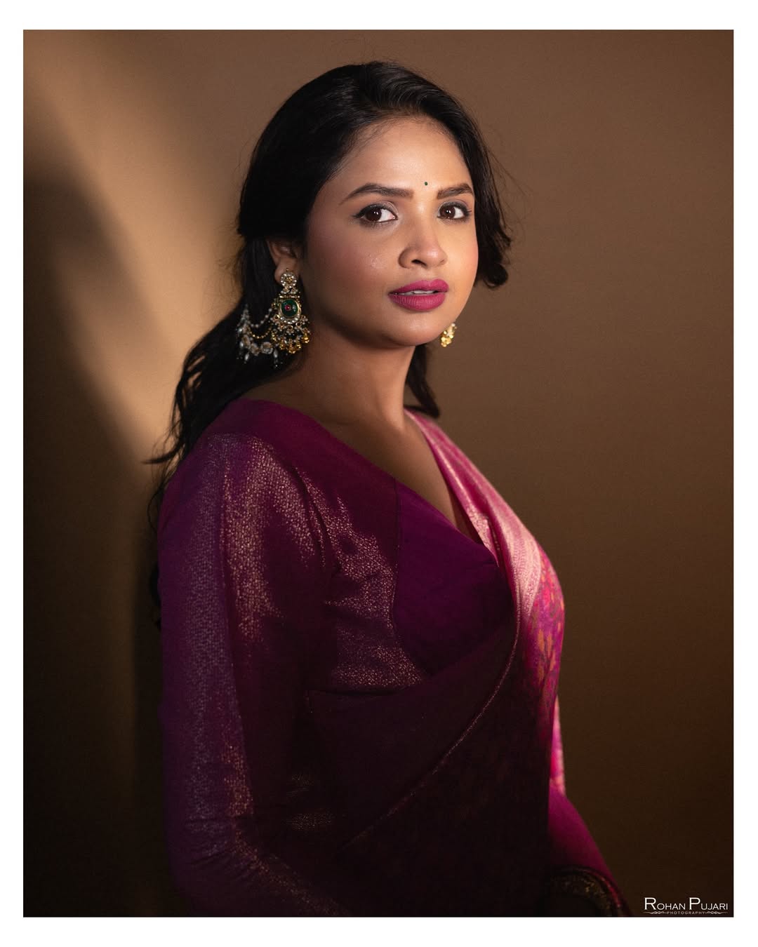 apoorva gore pink saree look