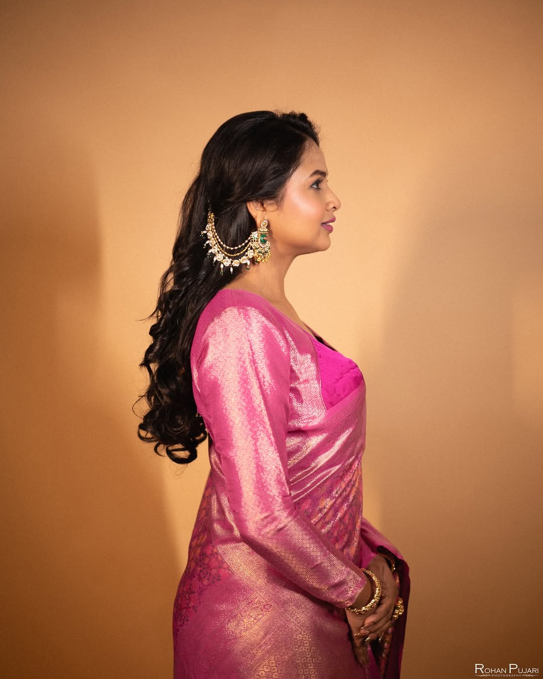 apoorva gore pink saree look