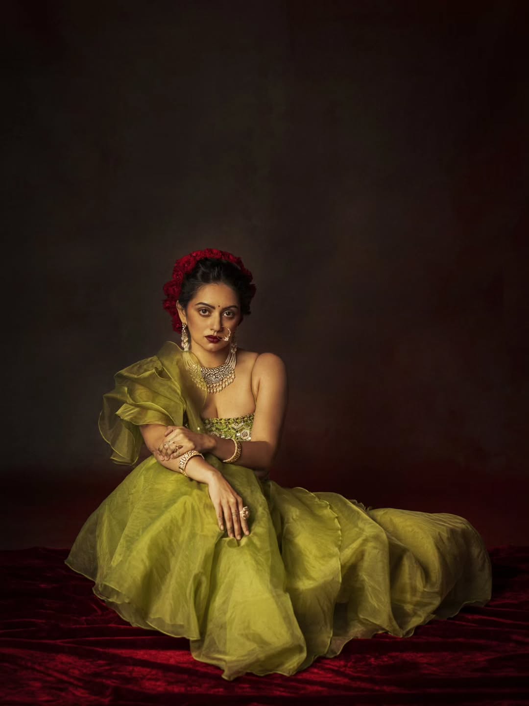 shruti marathe royal look