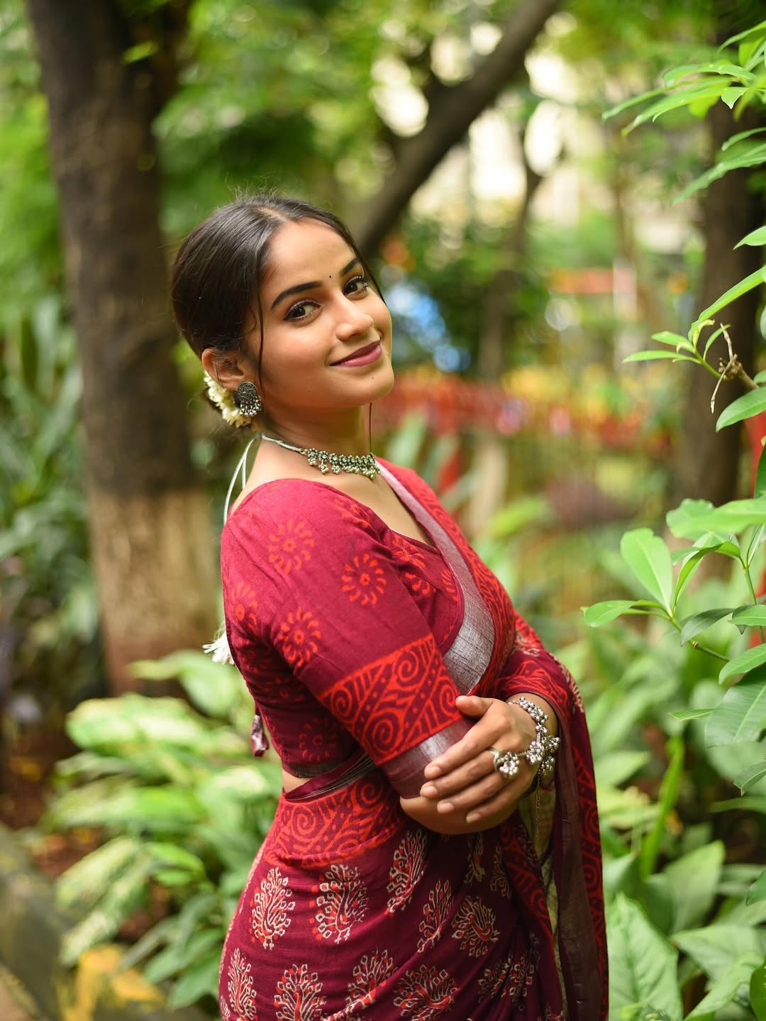 Prarthi Redkar in a traditional maroon saree look
