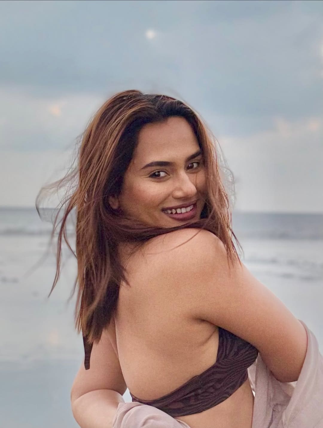 Shweta Kharat beach look