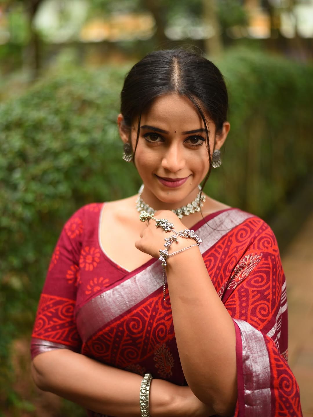 Prarthi Redkar in a traditional maroon saree look