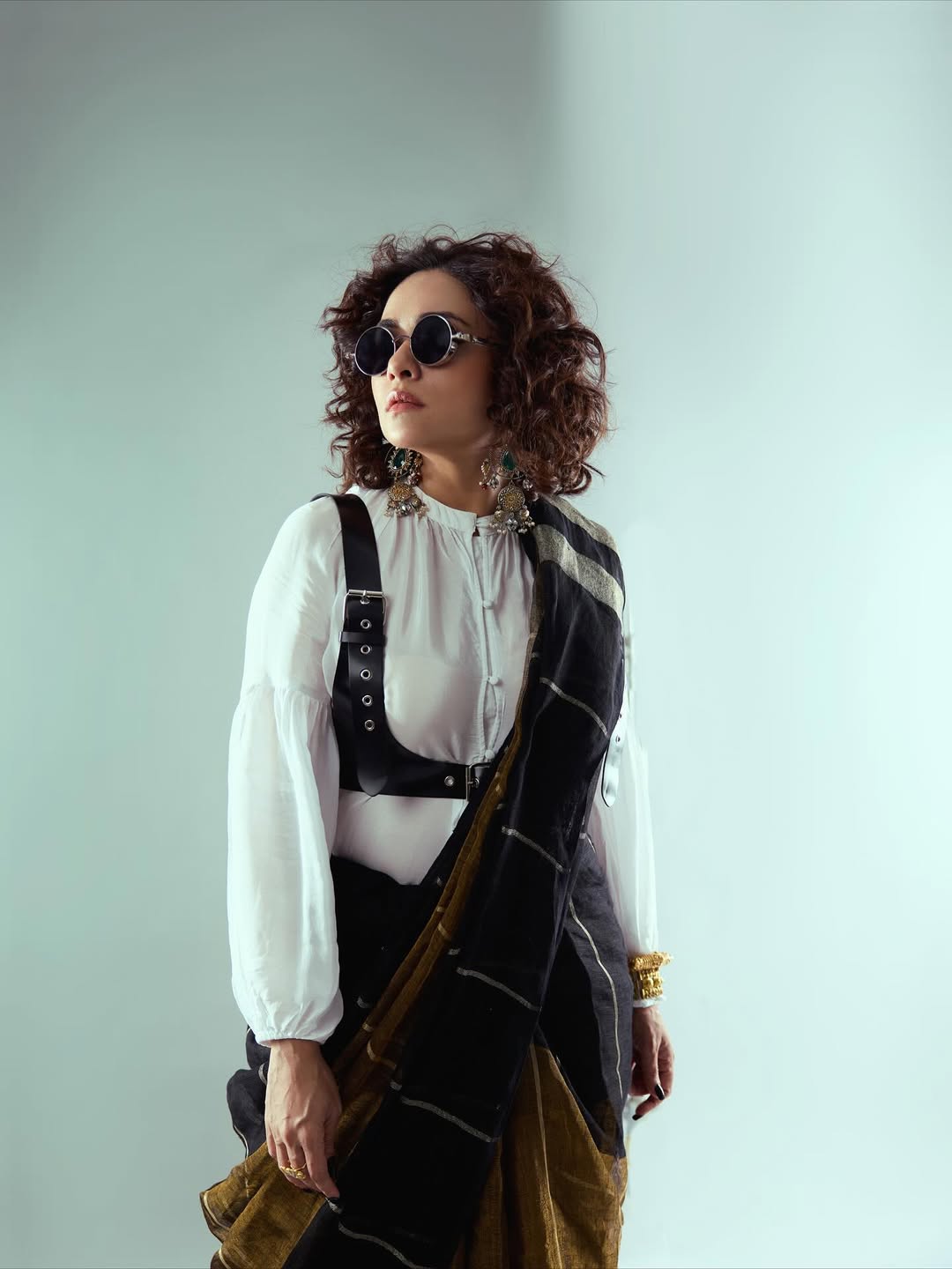 amruta khanvilkar saree photoshoot