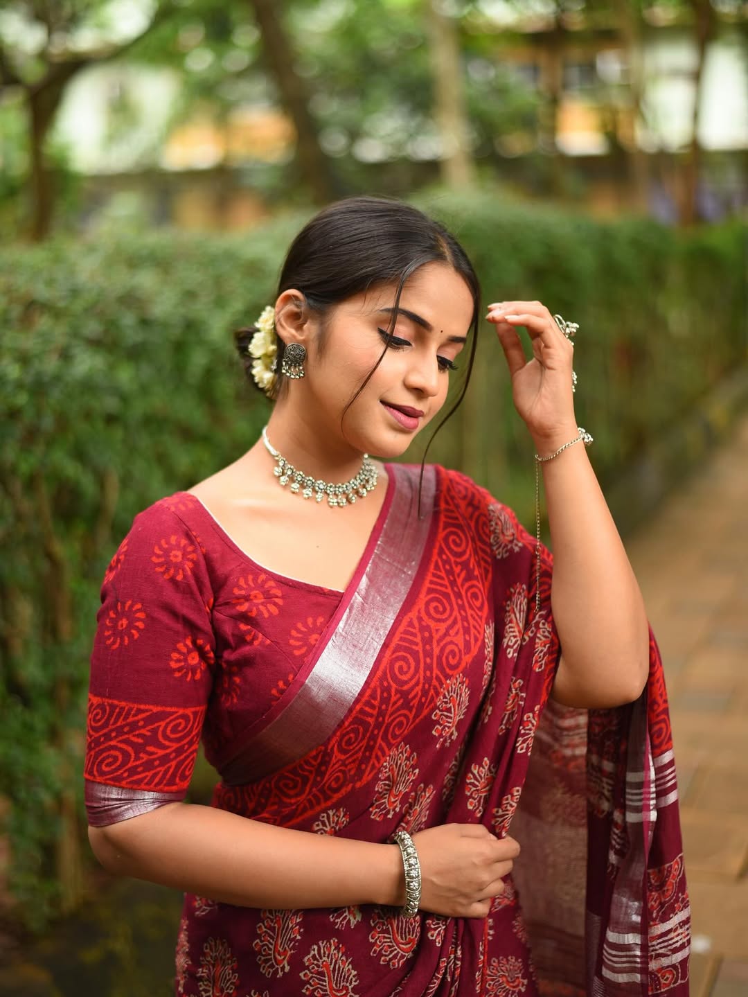 Prarthi Redkar in a traditional maroon saree look