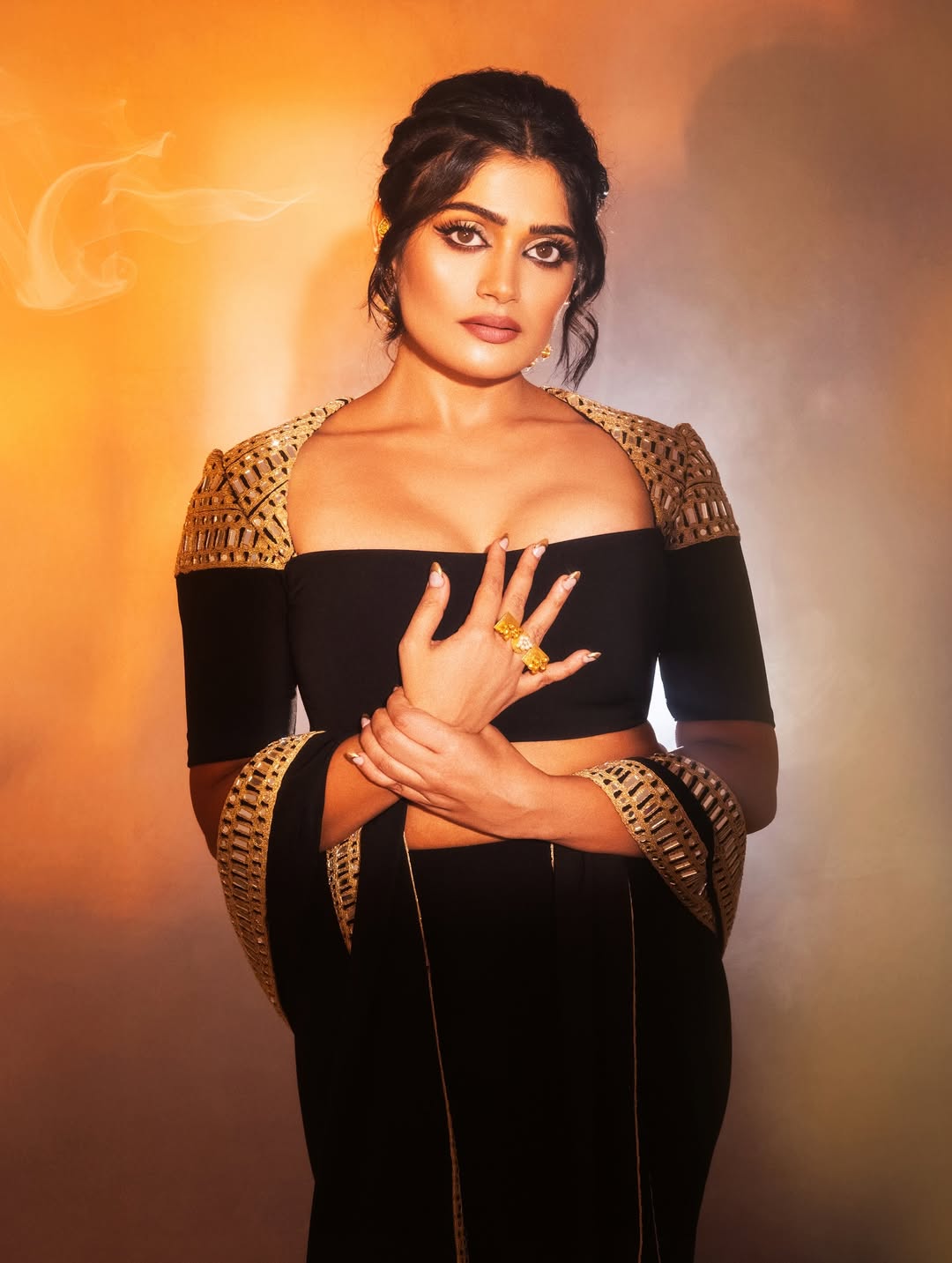 Isha kesarkar glamours look