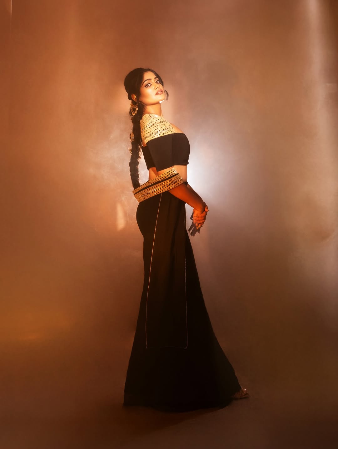 Isha kesarkar glamours look