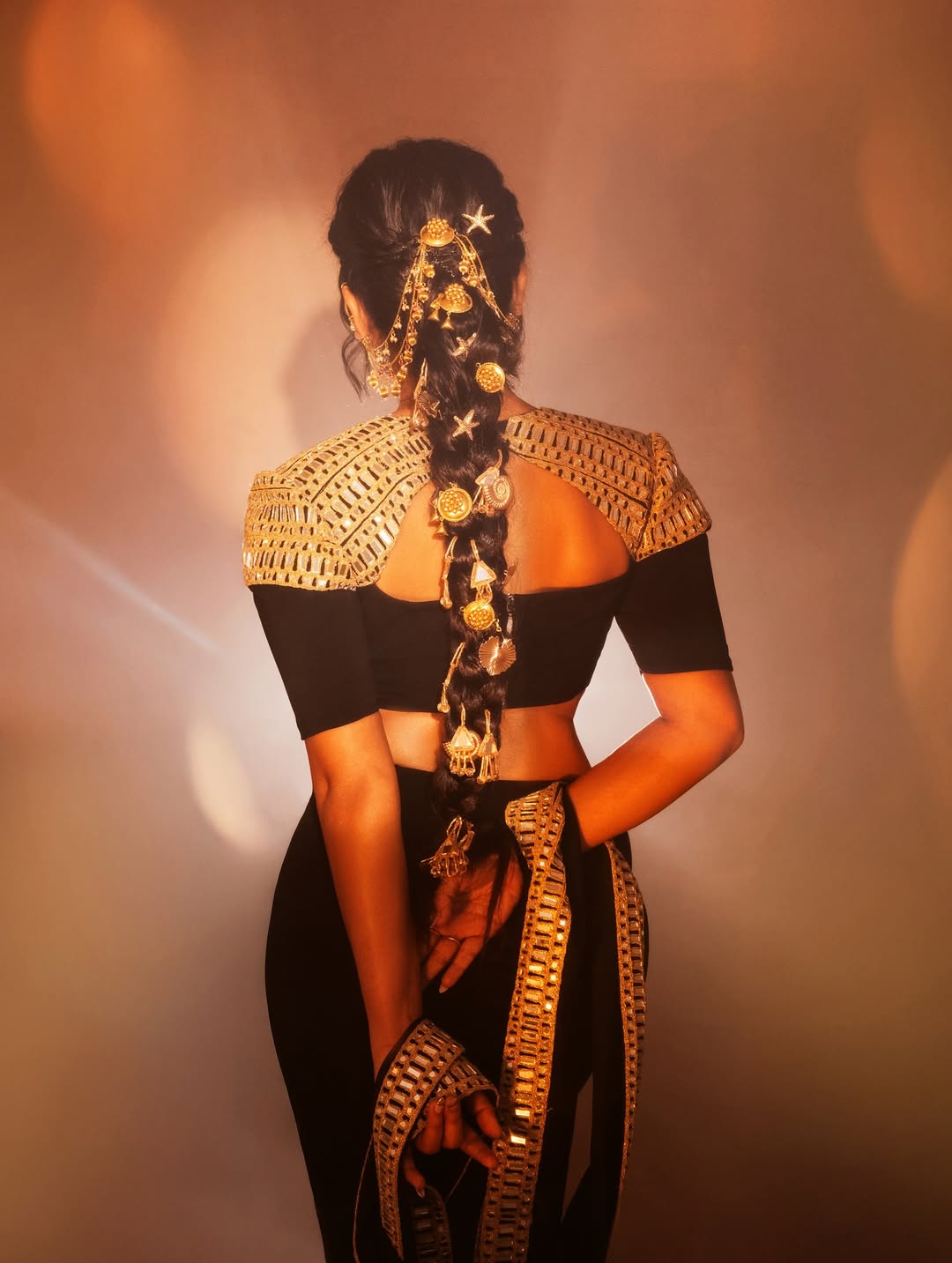 Isha kesarkar glamours look