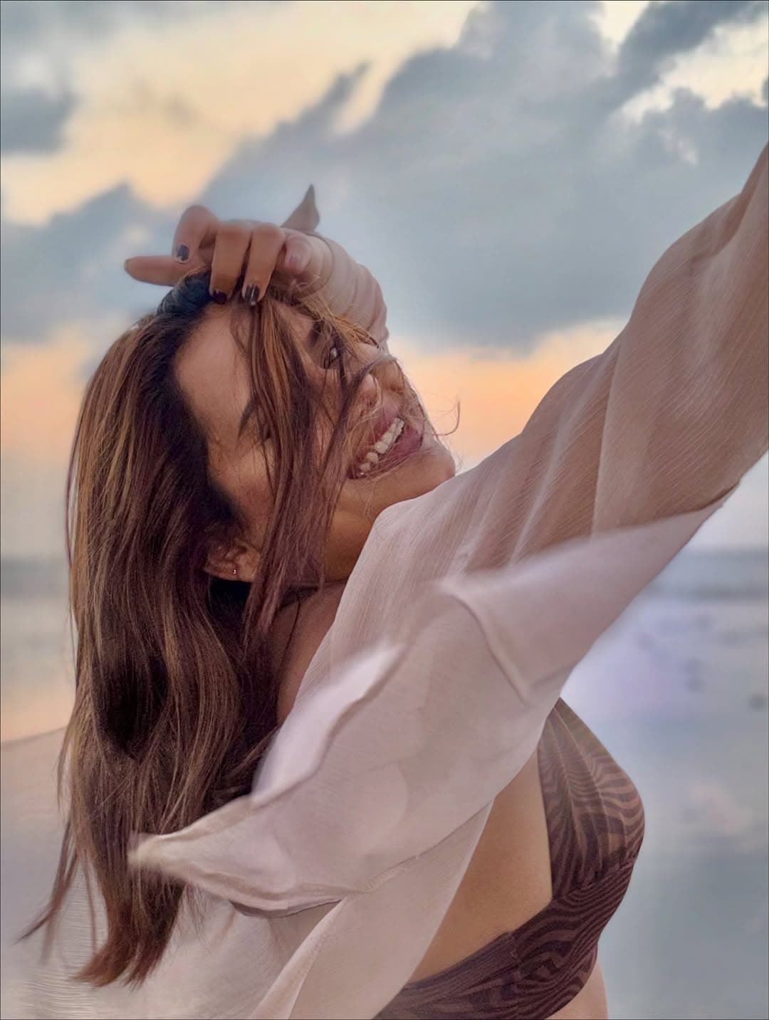 Shweta Kharat beach look