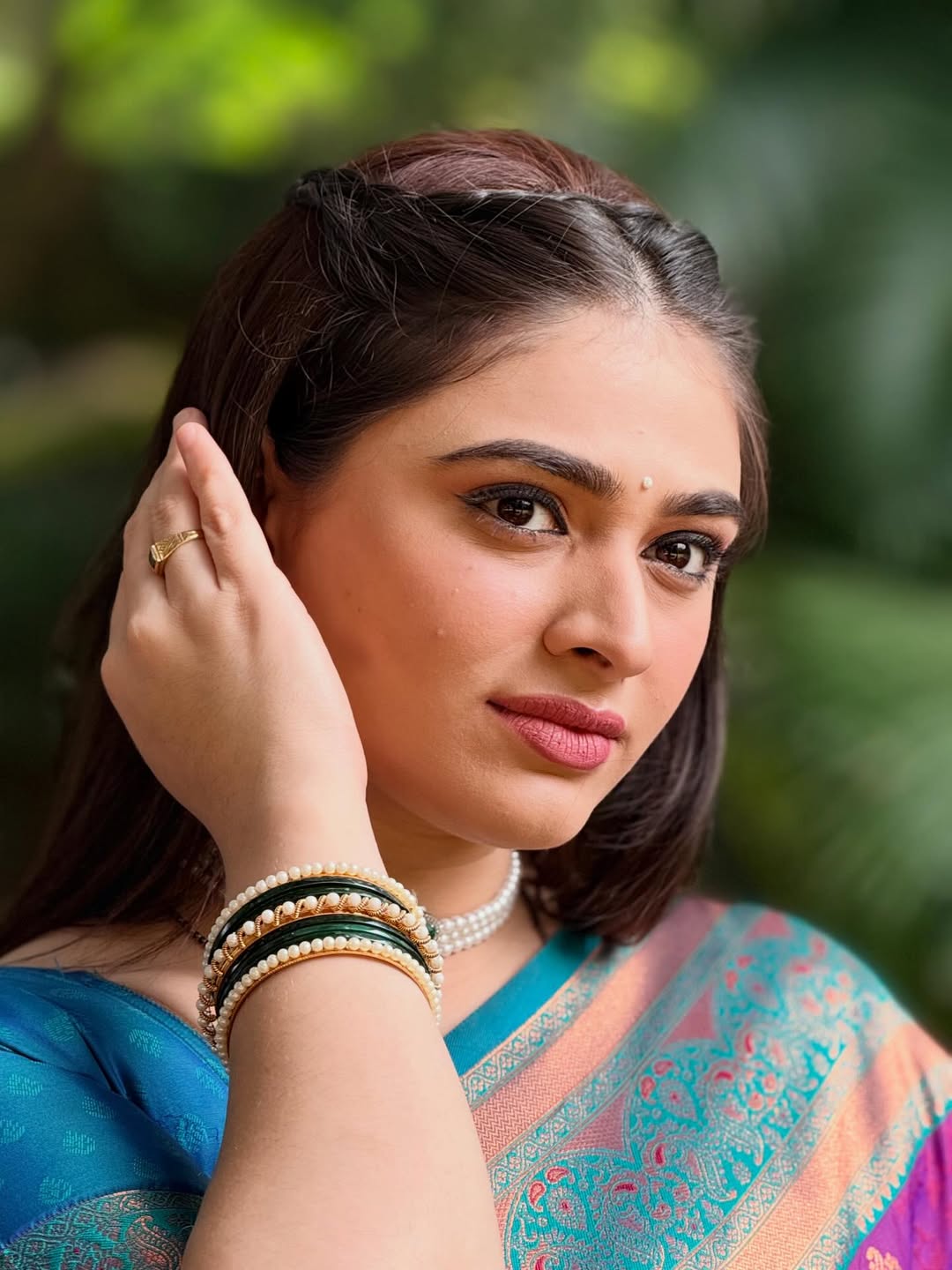 Aishwarya Shete Marathi look