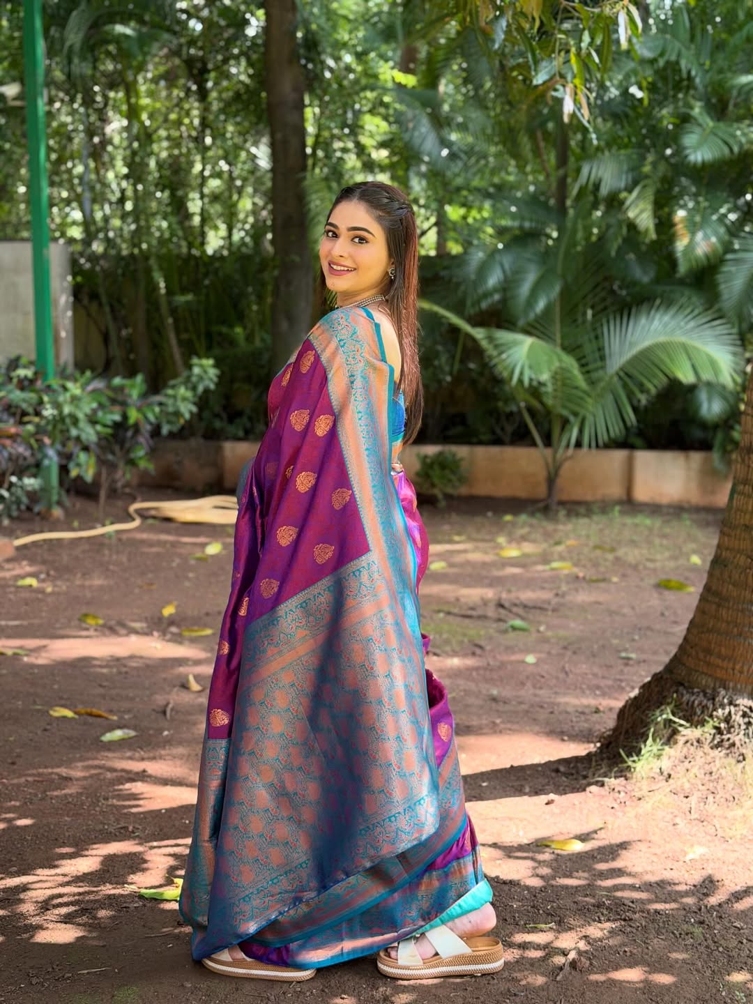 Aishwarya Shete Marathi look