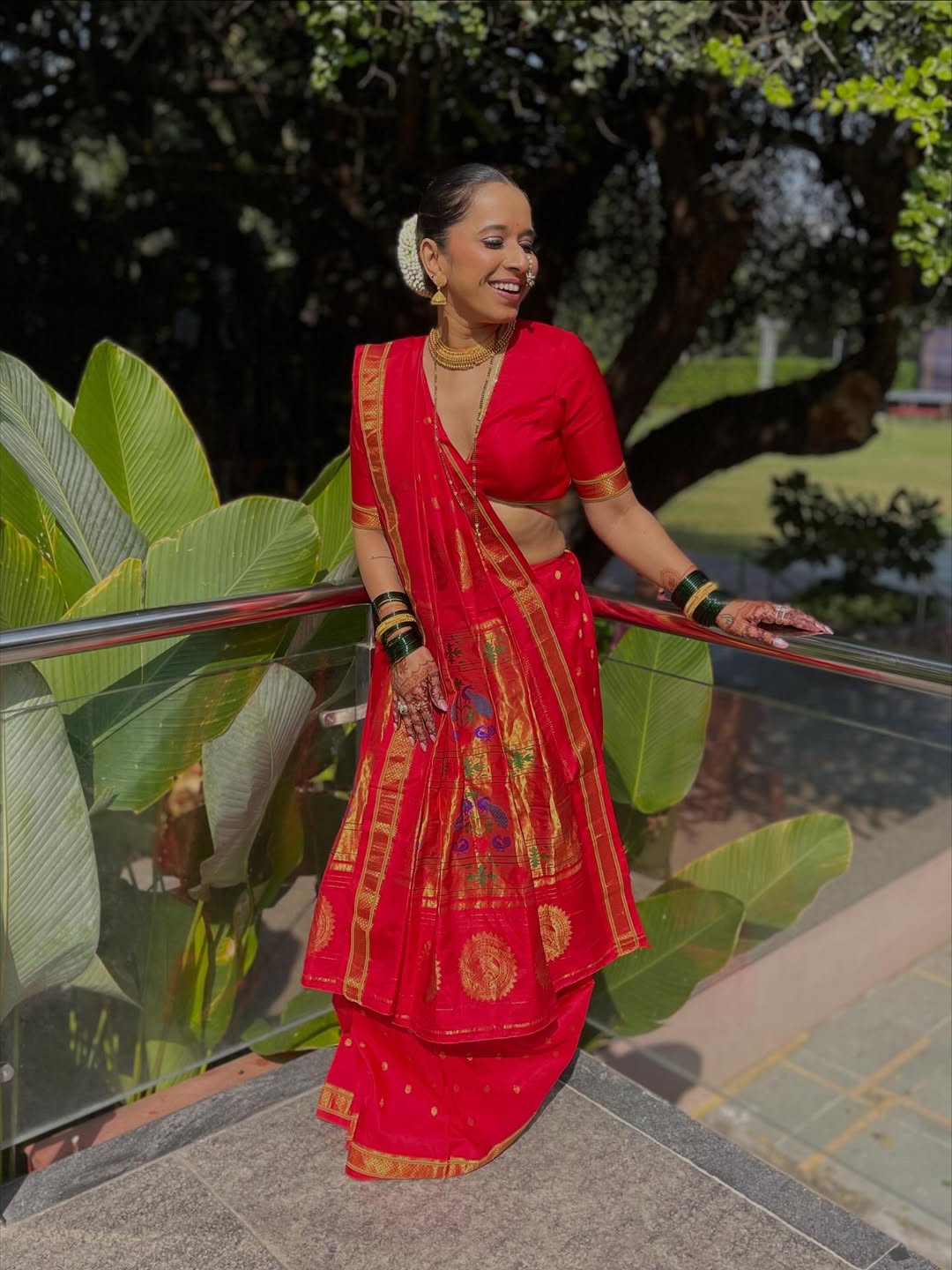 Marathi actress shreya bugde red paithani traditional look
