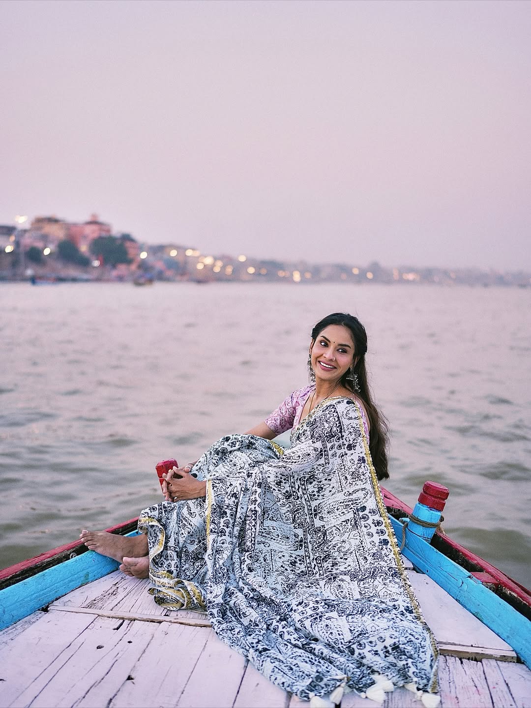 Marathi actress Disha Pardeshi varanasi photoshoot 