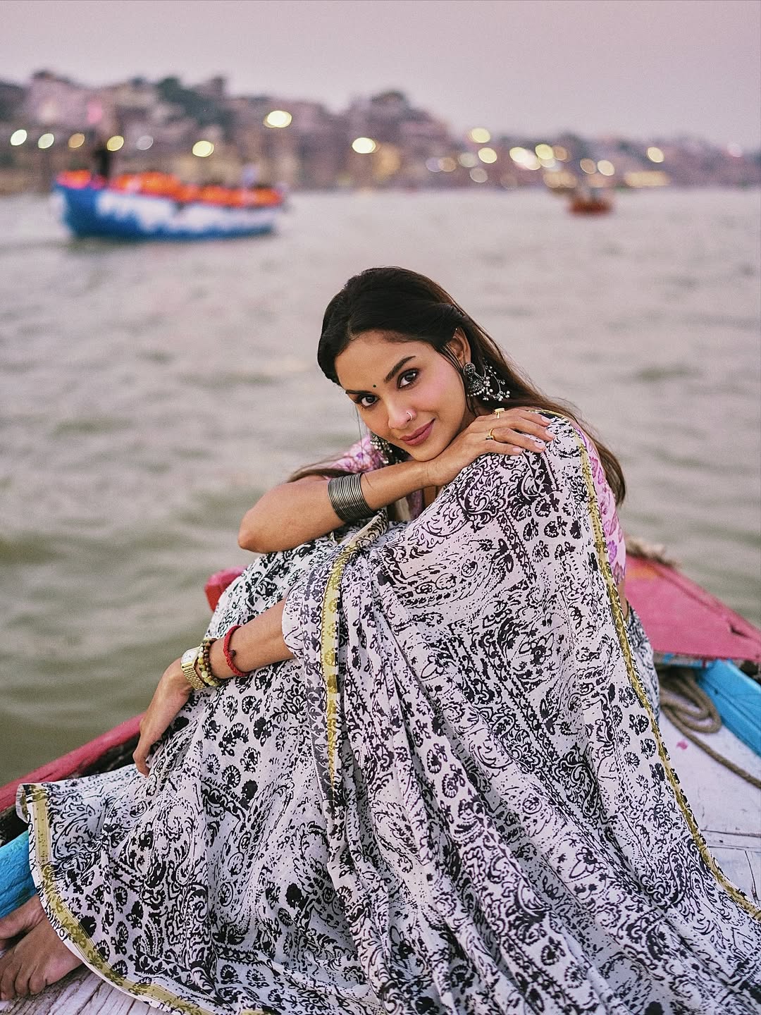 Marathi actress Disha Pardeshi varanasi photoshoot 