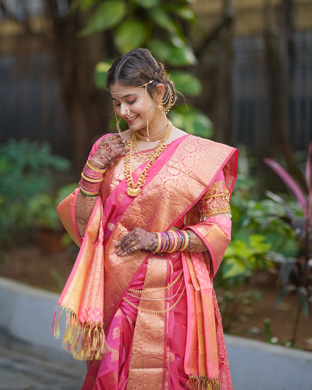 Anushka Pimpalkar bridal look pink Paithani saree