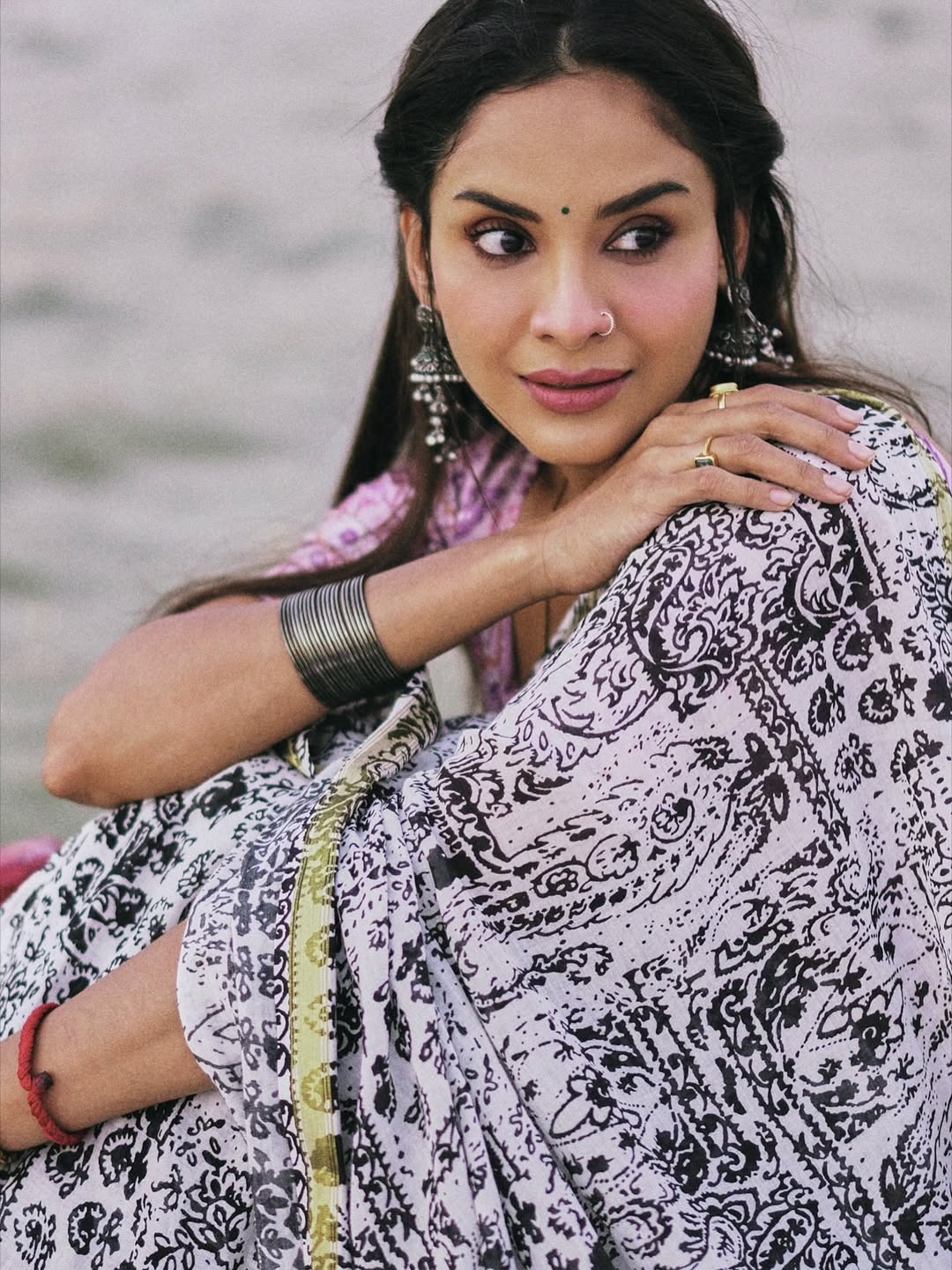 Marathi actress Disha Pardeshi varanasi photoshoot 