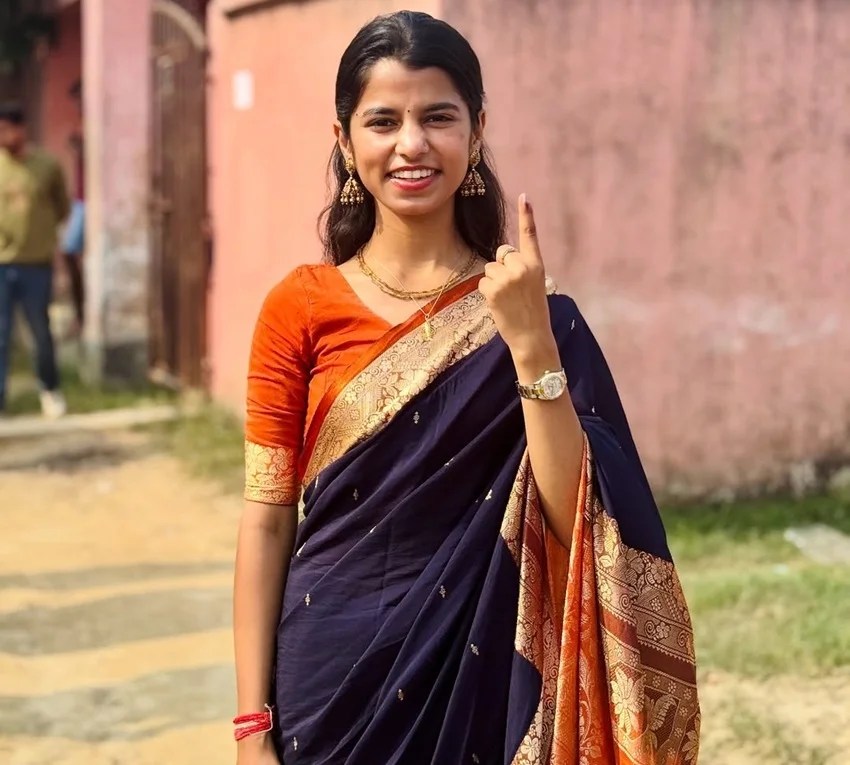 Maithili thakur income 