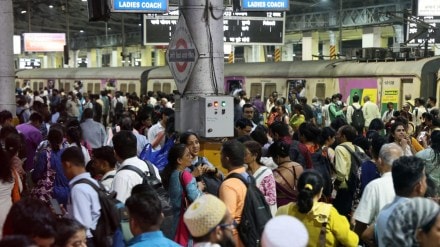 Central Railway Disruption Leads Fatal Accident Local Train Hits Commuters Walk Tracks Sandhurst Road CSMT Protest Mumbai Central Railway Disruption Leads Fatal Accident Local Train Hits Commuters Walk Tracks Sandhurst Road CSMT Protest Mumbai