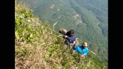 आयुष्याची दोरी बळकट होती म्हणून… चंदेरी किल्ल्यावर गिर्यारोहकाबाबत नेमके काय घडले?