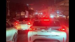 Traffic congestion continues even after the relocation of the Dahisar toll plaza