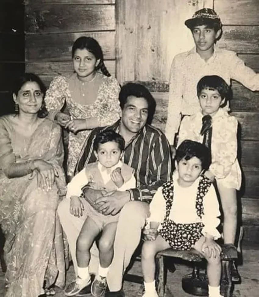 Dharmendra and prakash kaur daughters