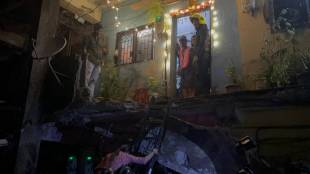 The slab of a dangerous building in Divya collapsed