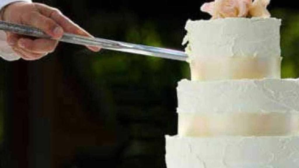 Five youths arrested for celebrating birthday by cutting cake with sword