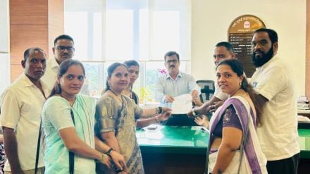  Navi Mumbai Ghanosoli Dangerous buildings residents protest over redevelopment delay