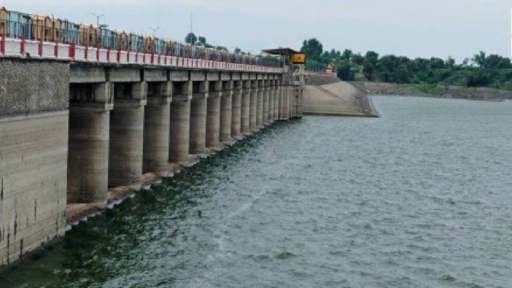 The decision to reserve water in Girna Dam is a relief for farmers The decision to reserve water in Girna Dam is a relief for farmers