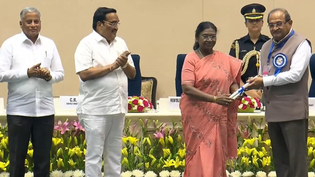 Maharashtra Water Resources Best State Award Vikhe Patil Fadnavis Management Jal Shakti Ministry Draupadi Murmu
