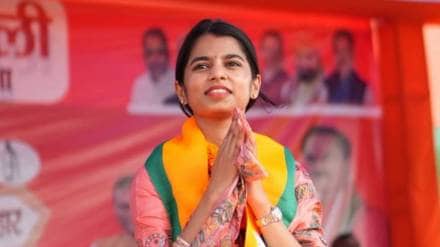 'राजकारणात प्रवेश केला असला तरी...', विजयी आघाडी घेताच मैथिली ठाकूरची पहिली प्रतिक्रिया (छायाचित्र सोशल मीडिया)