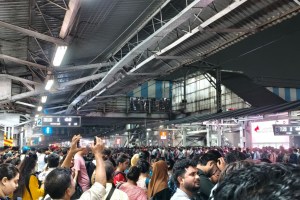 Mumbra Accident Case Employees Protest Central Railway Service Disrupted Chaos Thane Station Crowd Commuters Anger