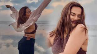 Shweta Kharat beach look