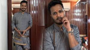 Photos : ‘आजीचं पातळ आणि बहिणीनं डिझाईन केलेला कुर्ता..’ आठवणींनी भारावलेला रोहित राऊतचा नवा लूक