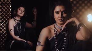 Photos : ‘चांदीचे पारंपरिक दागिने, नथ, टिकली…’ प्राजक्ता माळीचा लूक ठरला चर्चेचा विषय