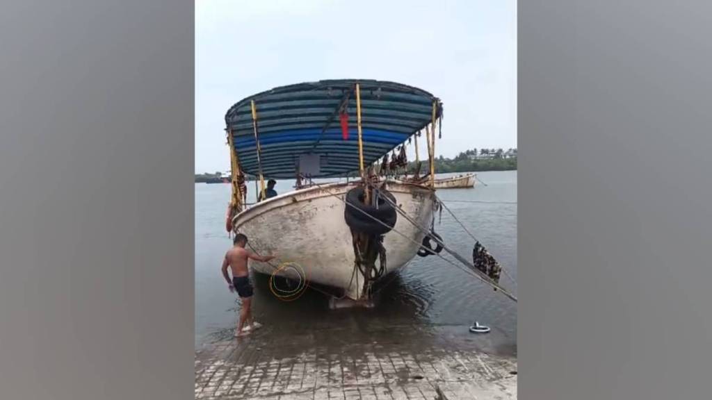 Ferry boat from heading naigaon Jetty to Panju village capsized