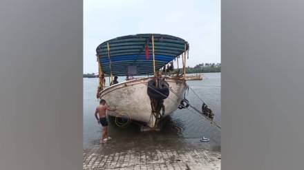Ferry boat from heading naigaon Jetty to Panju village capsized