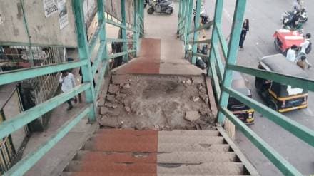 mira road railway station skywalk damaged mira road railway station skywalk damaged