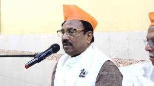 sudhir mungantiwar singing bhajan