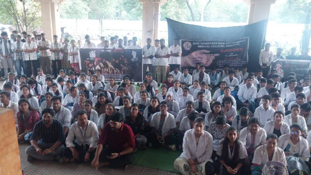 Phaltan doctor suicide case