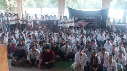 Phaltan doctor suicide case